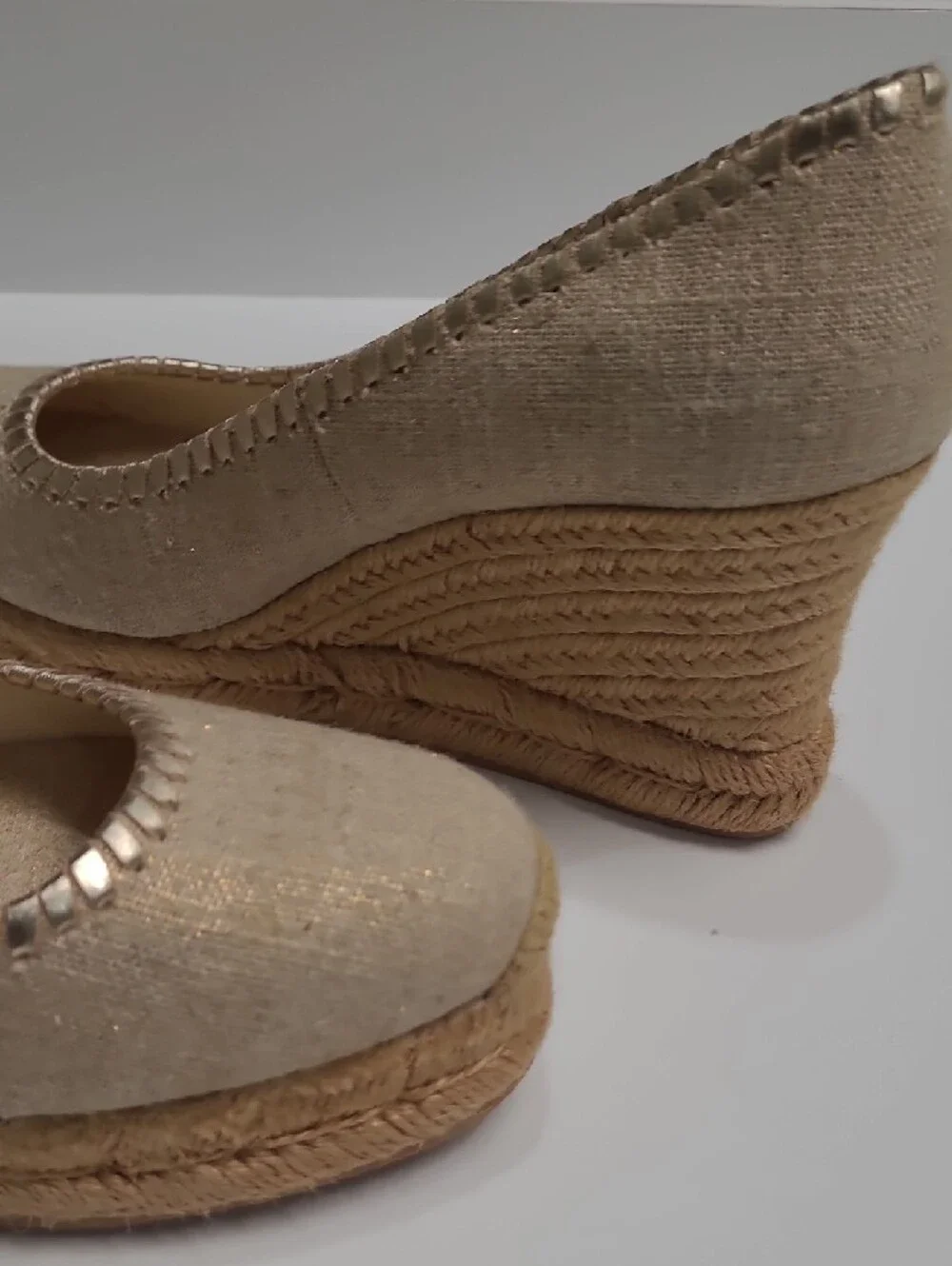 Jack Rogers Beige Canvas Espadrille Wedge Pumps with Gold Metallic Trim Size 8.5